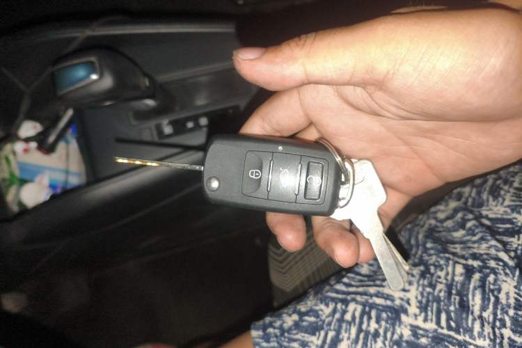 Used Nissan Kicks 2017 1.5L CVT Cool Enjoy Edition Vehicle Key