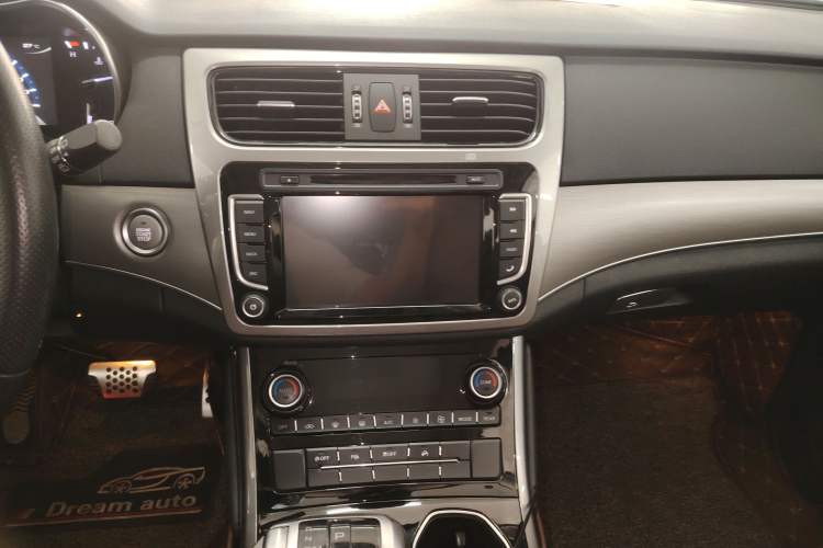 Used Haval H8 2017 2.0T Gasoline Two-Wheel Drive Enjoyment Version Audio And AC Panel