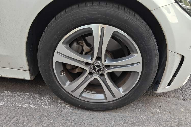 Used Mercedes-Benz C-Class 2020 C 260 L Sport Edition Right Front Wheel Hub