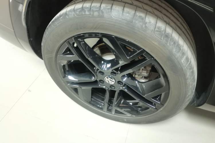 Used Volkswagen Teramont 2025 Tiguan Pro 450TSI Four-Wheel Drive Summit Edition Right Rear Wheel Hub