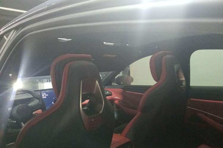 Used Xiaomi Auto SU7 2024 Four-Wheel Drive Ultra-Long Range Advanced Intelligent Driving Max Edition