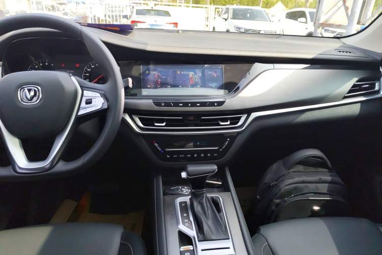 Used CHANGAN CS35PLUS 2019 1.4T DCT Chuanlian Blue Whale Edition Audio And AC Panel