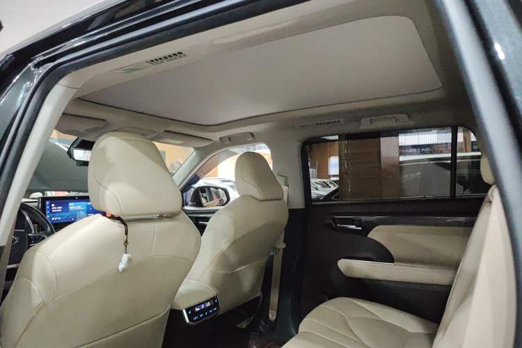 Used Toyota Highlander 2022 Dual-Engine 2.5L Four-Wheel Drive Supreme Edition 7-Seater