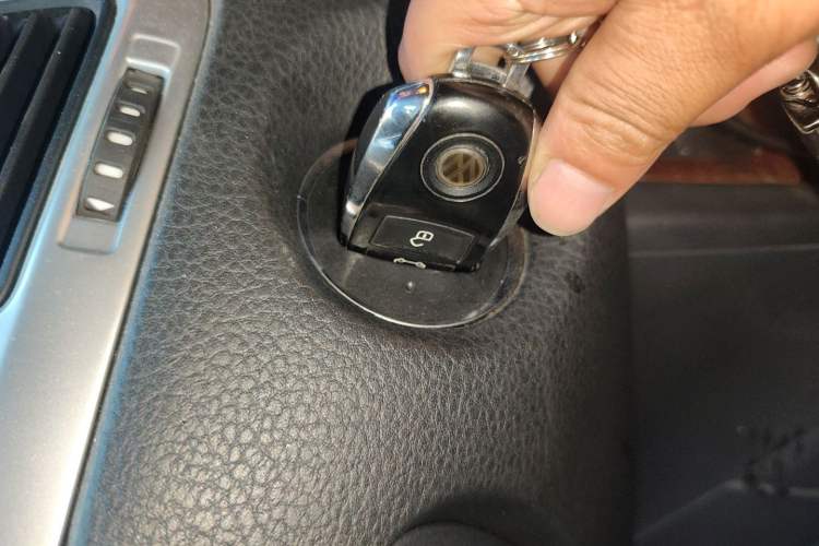 Used Volkswagen Touareg 2011 3.0 TSI Standard Version
