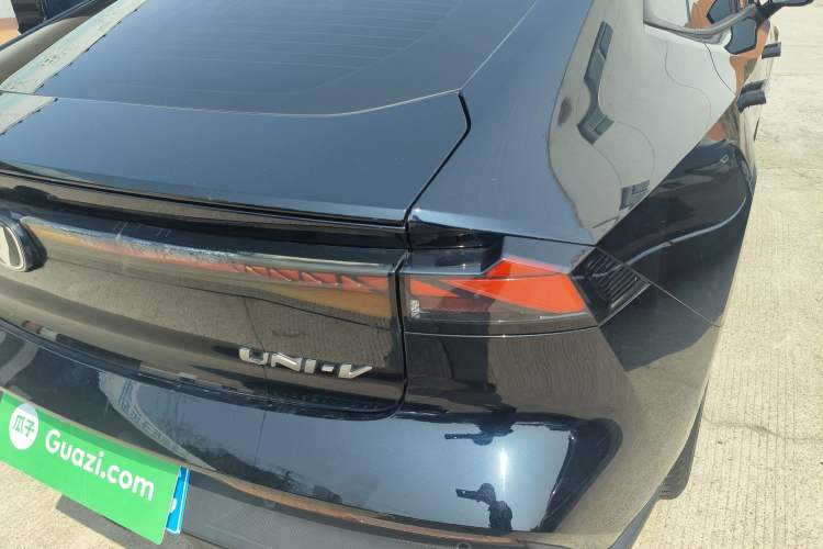 Used Changan UNI-V 2023 1.5T Prestige Model
