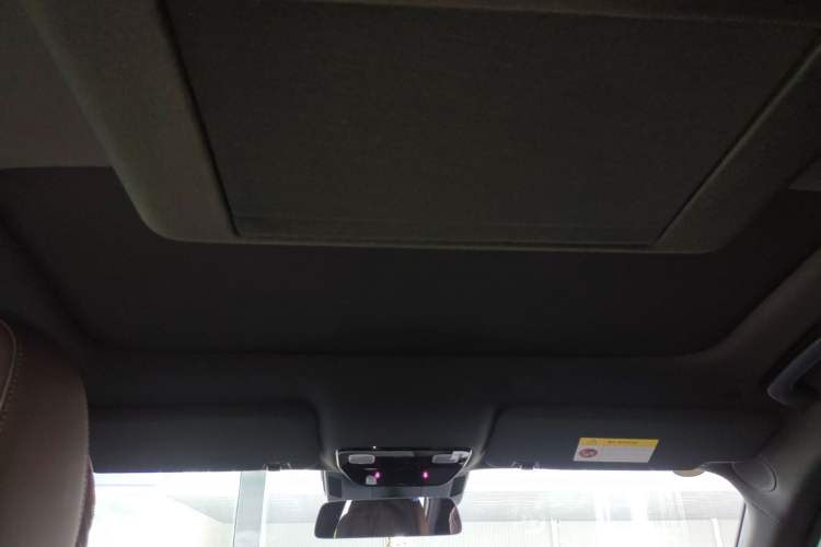 Used Li Auto L8 2023 Pro Model
