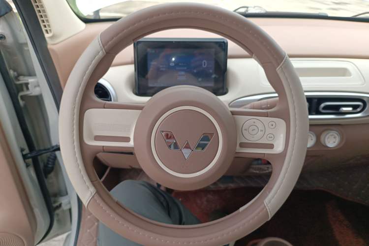 Used Wuling Hongguang MINIEV 2025 Four-Door Version Advanced Edition Steering Wheel
