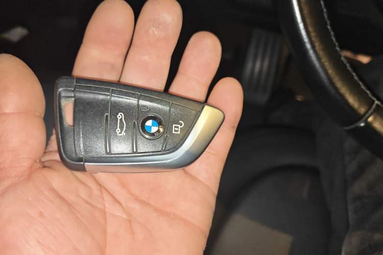 Used BMW X1 2016 sDrive18Li Premium Edition Vehicle Key
