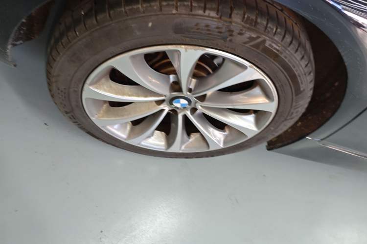 Used BMW 5 Series 2017 525Li Leading Model Right Rear Wheel Hub