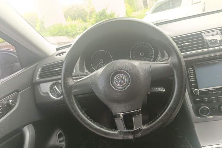 Used Volkswagen Passat 2013 1.8TSI DSG Prestige Edition Steering Wheel