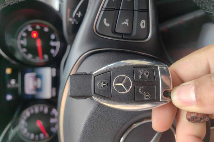 Used Mercedes-Benz C-Class 2015 C 200 station wagon Vehicle Key