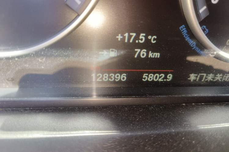 Used BMW 5 Series 2017 525Li Luxury Design Package Odometer Close Up