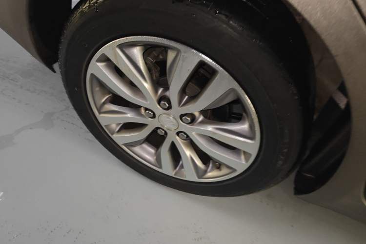 Used Buick GT 2021 1.3T Automatic Mild Hybrid Elite Version Right Rear Wheel Hub