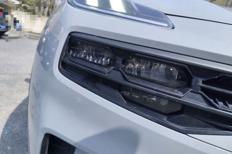 Used Lynk & Co 06 EM-P 2022 PHEV 84 km Range Pro Version Right Front Headlight