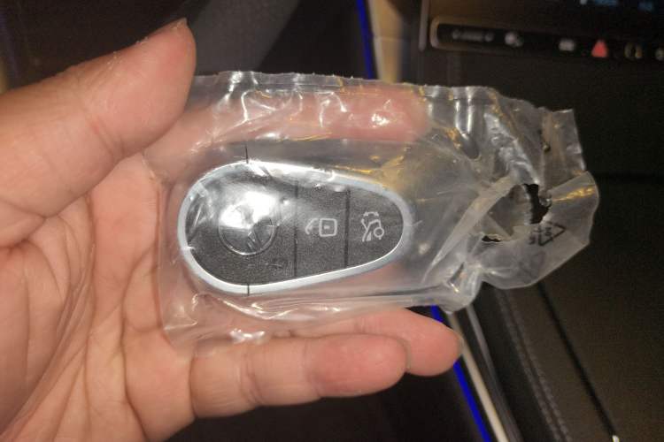 Used Mercedes-Benz GLC 2025 Refreshed GLC 300 L 4MATIC Dynamic Version 5 Seats