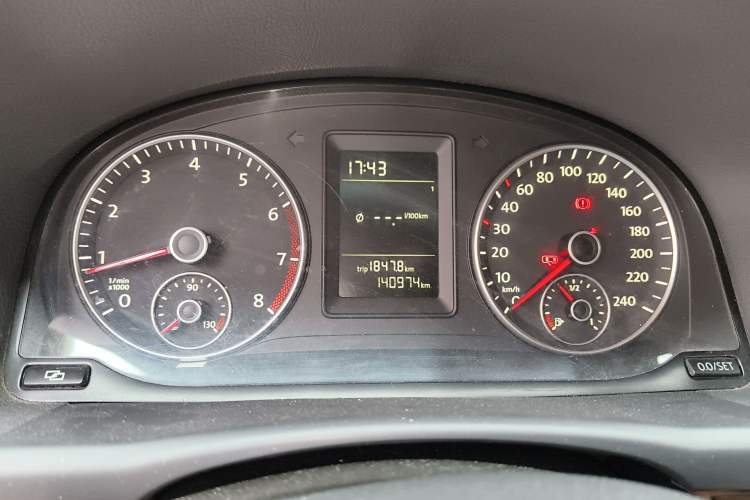 Used Volkswagen Touran 2011 1.4T Manual Zhiya Edition 5 Seats Instrument Cluster