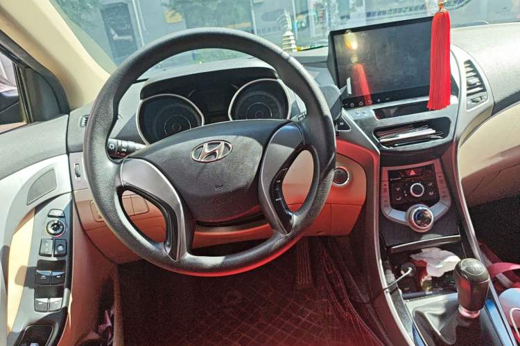 Used Hyundai Elantra (5th Generation / Langdong) 2016 1.6L Manual Luxury Model Steering Wheel
