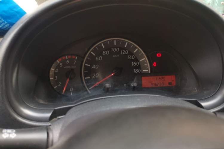 Used Nissan March 2015 1.2L Manual Easy-Enjoy Version
