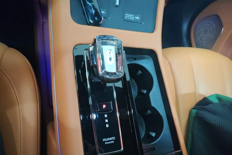 Used Hima AITO M7 2024 1.5T Intelligent Driving All-Wheel Drive Pro Version 5 Seats Ternary Lithium Battery
