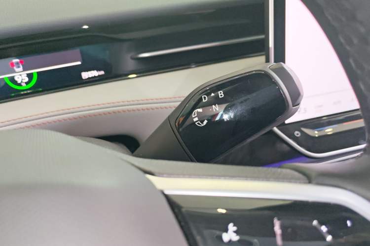 Used Volkswagen ID.7 VIZZION 2024 AIR model Gear Lever