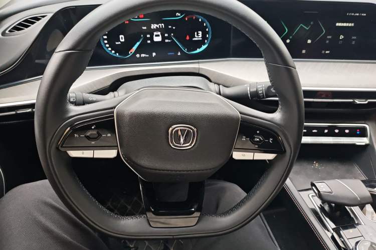 Used CHANGAN Eado 2023 Changan Edition PLUS Blue Whale NE 1.4T GDI DCT Prestige Version Steering Wheel