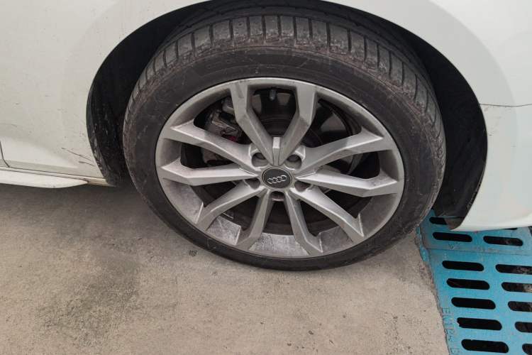 Used Audi A4L 2019 40 TFSI Fashion Edition China VI Emission Standard
