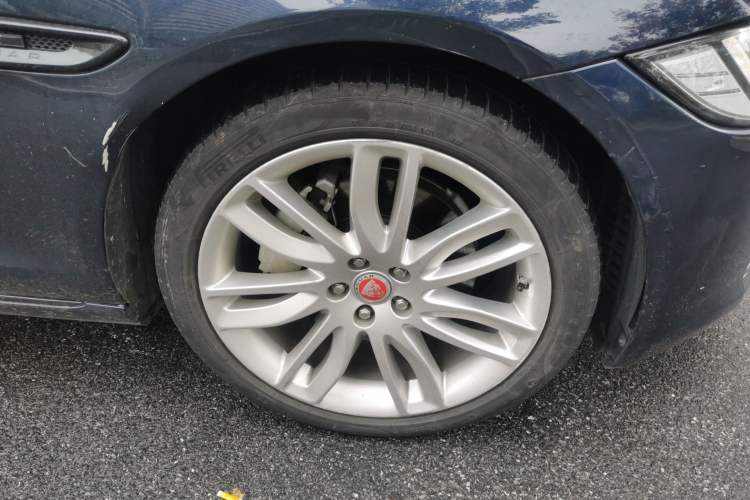 Used Jaguar XFL 2020 XFL 2.0T P200 Two-Wheel-Drive Rally Flag Edition