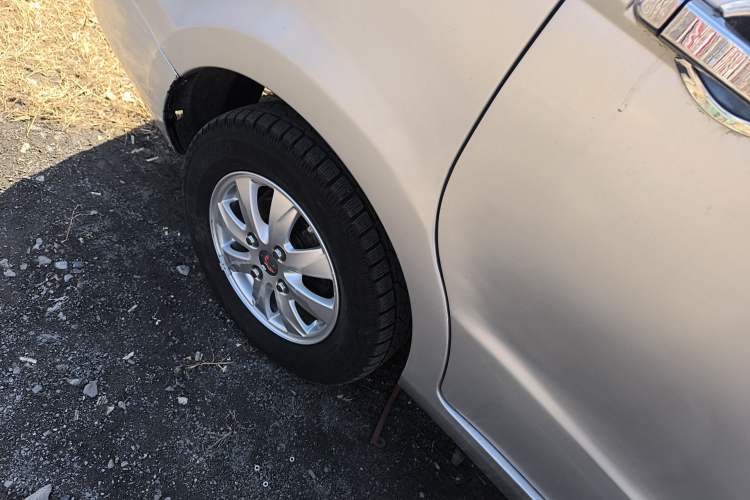 Used Wuling Hongguang 2020 1.2L S Base Model China VI LSI Right Rear Wheel Hub