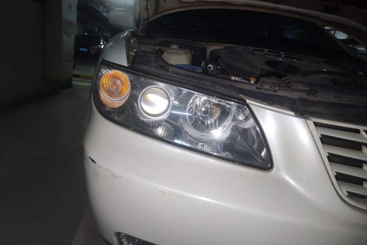 Used Hyundai Azera 2006 3.3 Top-of-the-Line Version Right Front Headlight