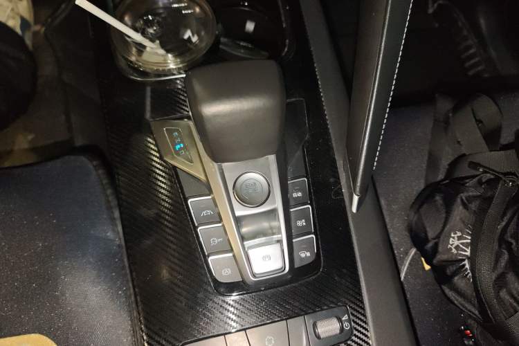 Used BYD Song Pro 2019 1.5T Automatic Luxury Model Gear Lever