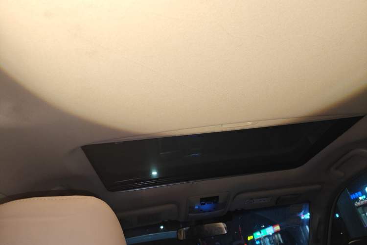 Used Toyota Prado 2017 2.7L Automatic 2700 Gasoline 4x4 7-Seater – Middle East Version
