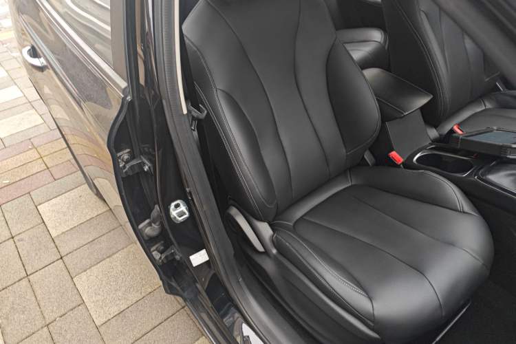 Used Roewe i5 2019 1.5L Automatic 4G Connected Langyue Edition
