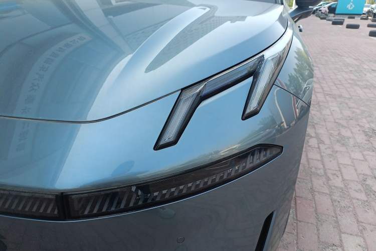 Used Lynk & Co 07 2024 EM-P 126 Long-Range Ultra Left Front Headlight