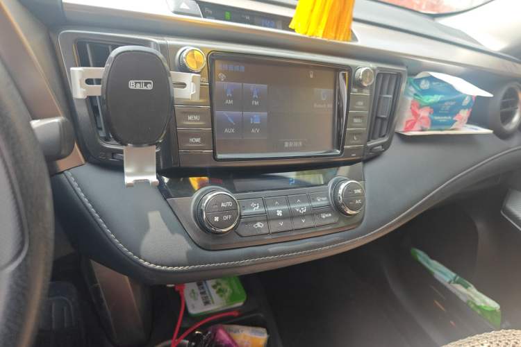 Used Toyota RAV4 2015 2.0L CVT Two-Wheel Drive Fashion Edition Audio And AC Panel