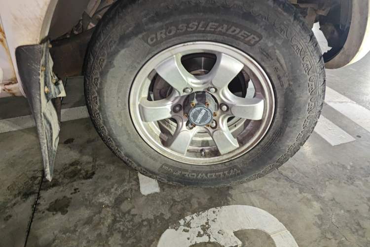 Used Dongfeng Ruichi 2015 2.4L Elite Edition Gasoline 4x4 Standard Trim ZG24
