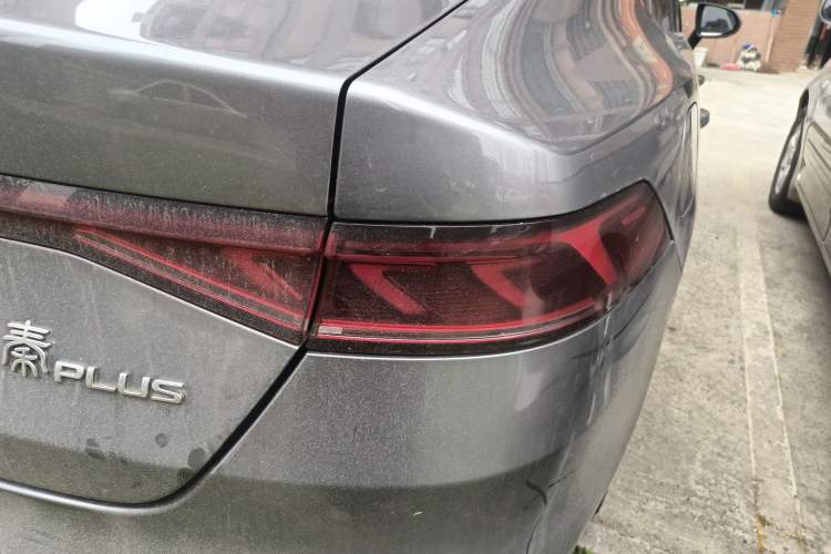 Used BYD Qin PLUS 2021 EV 400KM Leading Comfort Edition
