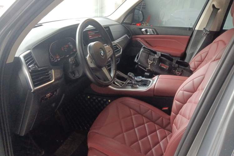 Used BMW X5 2022 xDrive 30Li Luxury M Sport Package Left Front Seat