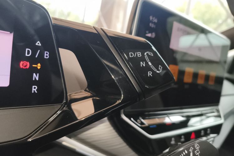 Used Volkswagen ID.4 CROZZ 2024 PURE+ model Gear Lever