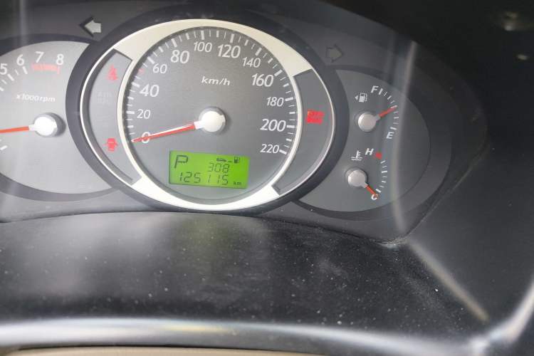 Used Hyundai Tucson 2009 2.0L Automatic Two-Wheel Drive with Sunroof