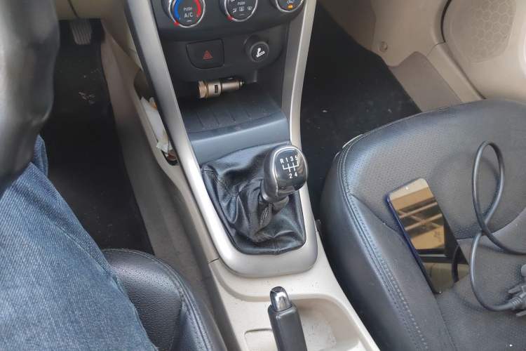 Used Baojun 610 2014 1.5L manual standard version