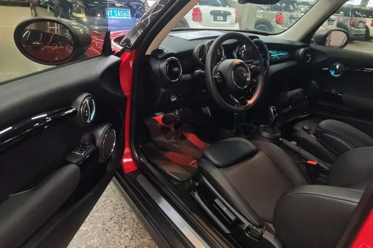 Used MINI MINI 2019 1.5T COOPER Artist