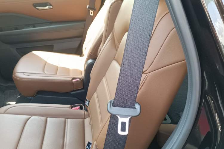 Used Nissan Pathfinder 2024 380 VC-TURBO Four-Wheel Drive Intelligent Driving Version 6 Seats Left Rear Seat