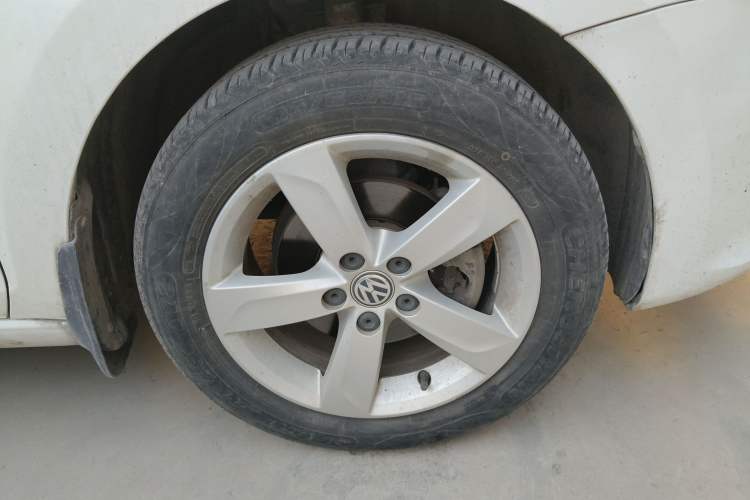 Used Volkswagen Santana 2015 1.6L Manual Comfort Edition
