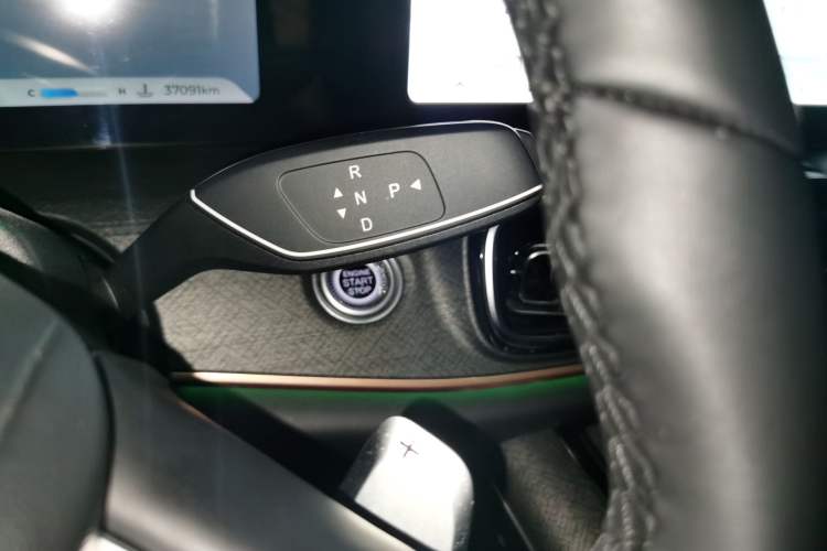 Used Chery Tiggo 9 2023 2.0T Dual-Clutch Two-Wheel Drive Luxury Edition 5 Seats
