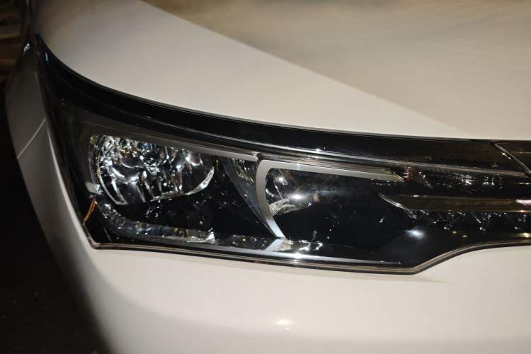 Used Toyota Corolla 2018 1.2T S-CVT GL Smart Enjoyment Version Right Front Headlight