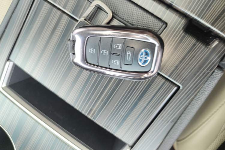 Used Toyota SIENNA 2021 2.5L Hybrid Ultimate Edition Vehicle Key