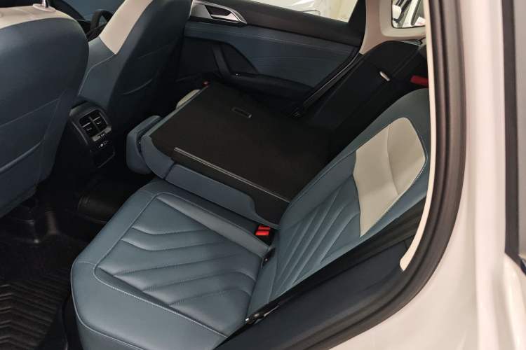 Used Volkswagen Tharu 2024 300TSI Two-Wheel-Drive Moon Luxury Edition Left Rear Seat