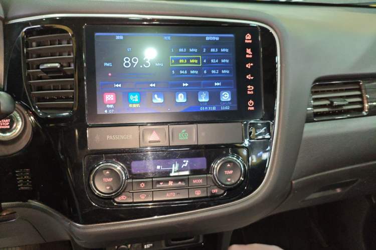 Used Mitsubishi Outlander 2019 2.4L 4x4 Zhi Xiang Edition 7 Seats China VI Standard
