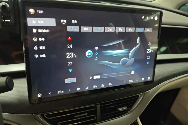 Used Denza D9 2024 DM-i 1050 Luxury Model