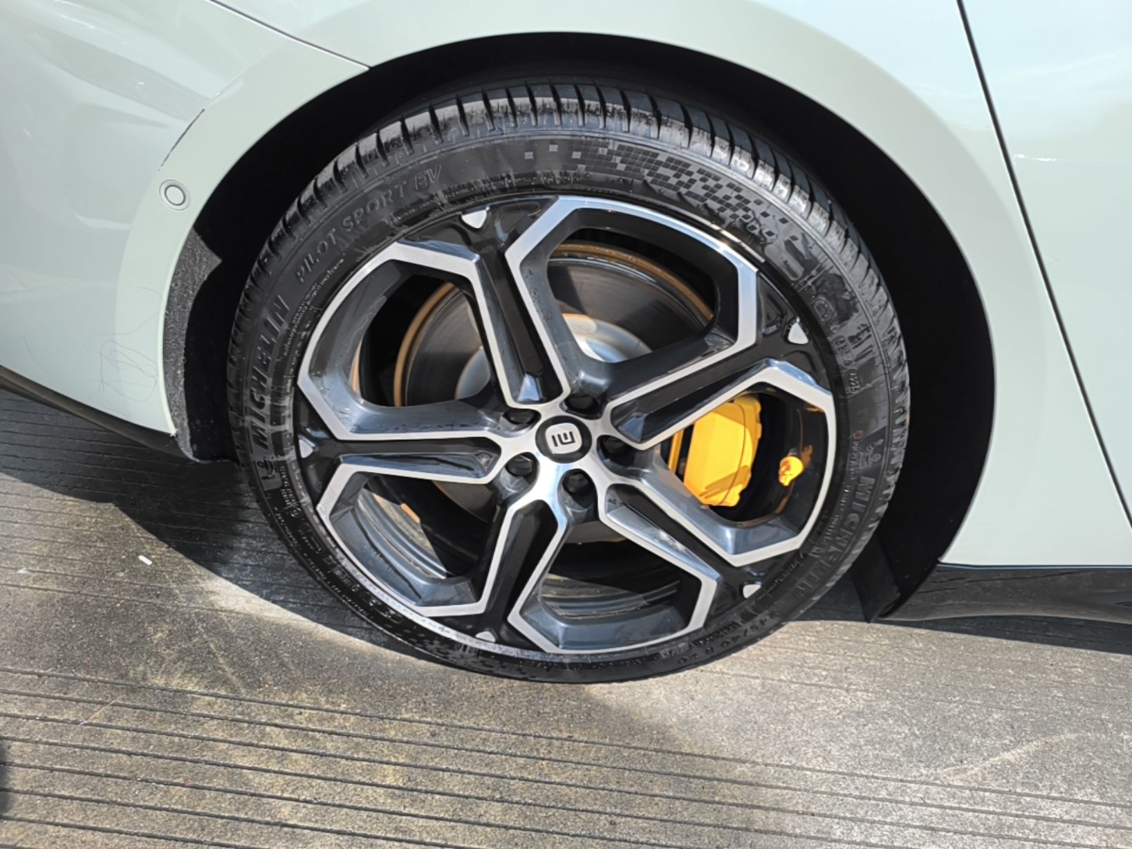 Xiaomi Auto SU7 2024 Rear-Drive Long-Range Intelligent Driving Version — снимка 11
